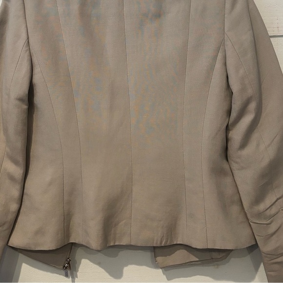 Calvin Klein Women's Beige Blazer in size 8. Great condition! - Picture 8 of 10